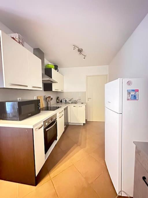 Appartement F3, 2 Chambres อีวรี-ซูร์-แซ็น ภายนอก รูปภาพ