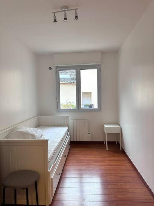Appartement F3, 2 Chambres อีวรี-ซูร์-แซ็น ภายนอก รูปภาพ